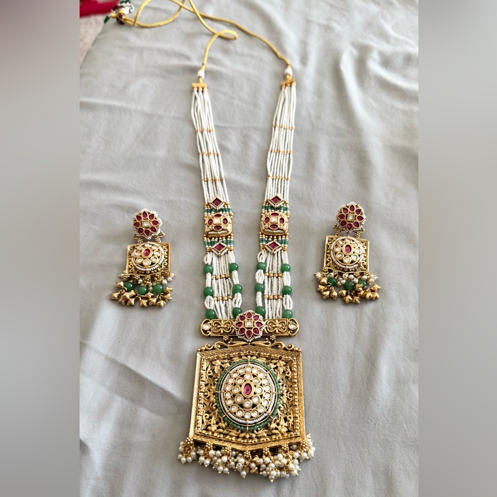 Gold and Green Traditional Necklace Set